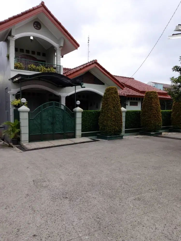 Jual Rumah Murah Tanah dan bangunan luas dekat tol Pamulang