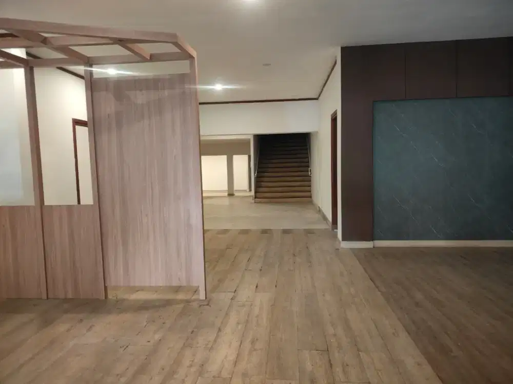 R. DISEWAKAN RUANG USAHA MAINROAD DAGO BANDUNG LAHAN PARKIR LUAS