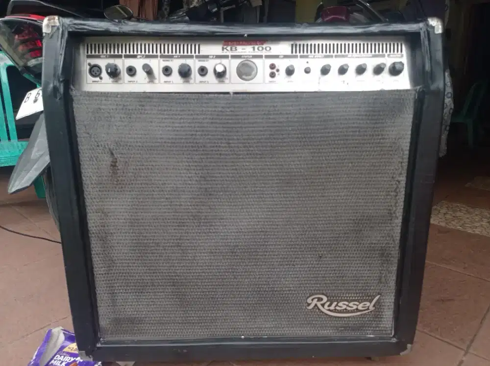 Ampli keyboard RUSSEL KB 100 bekas second