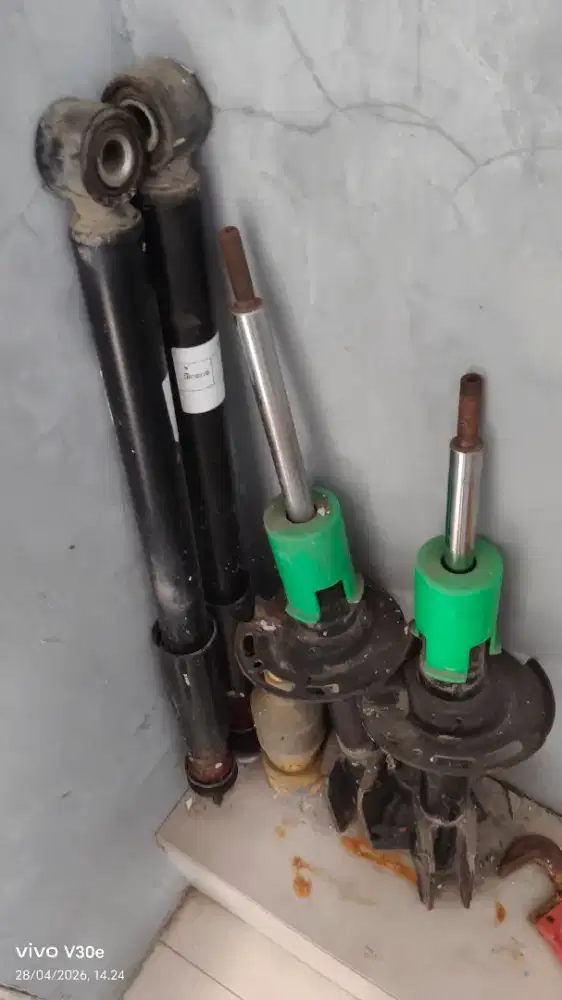 Jual Sockbreaker copotan ertiga depan belakang, original oem