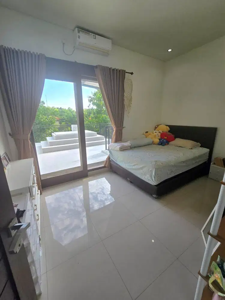 Rumah Semi Villa Full Furnished Strategis dekat ke Pantai Melasti Bali