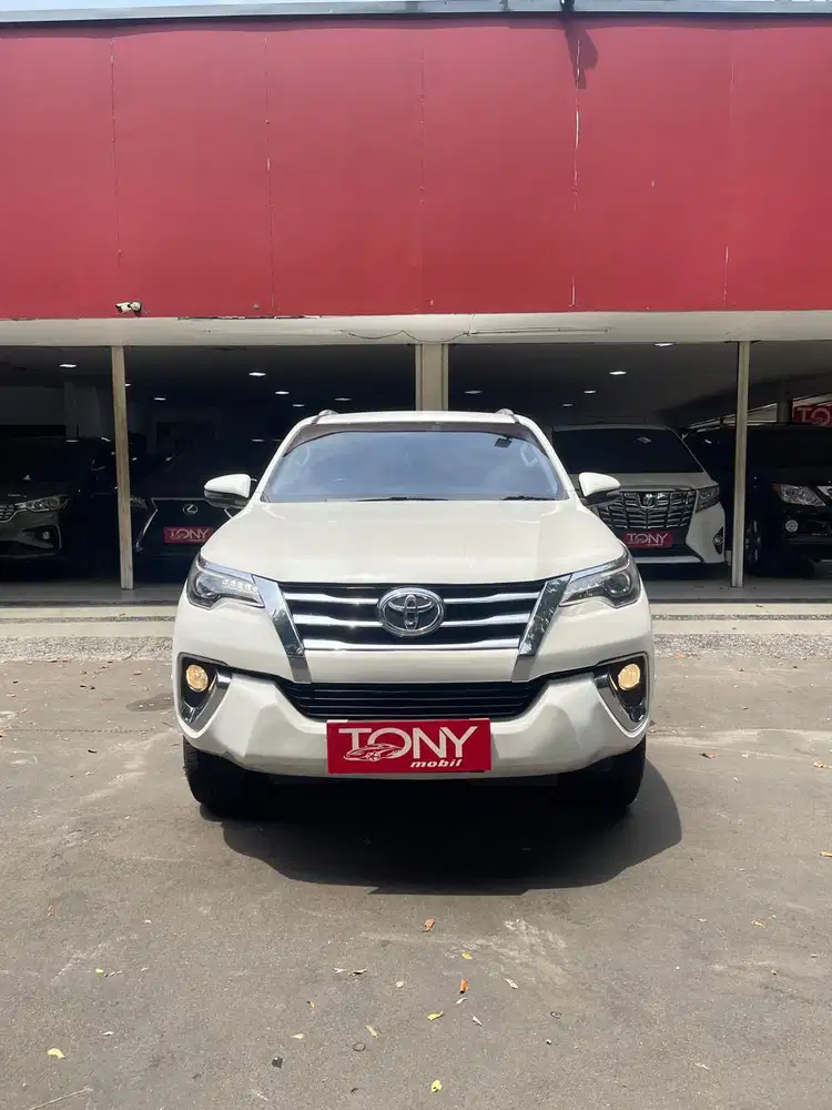 Toyota Fortuner SRZ Bensin AT DP 15jt Saja 2019 Putih