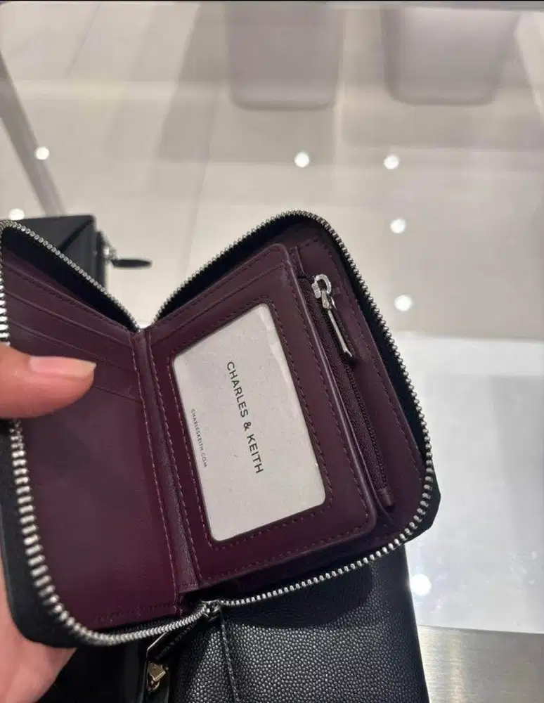 Charles and Keith dompet / wallet wanita