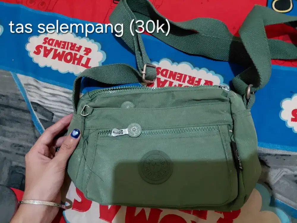 Tas selempang wanita