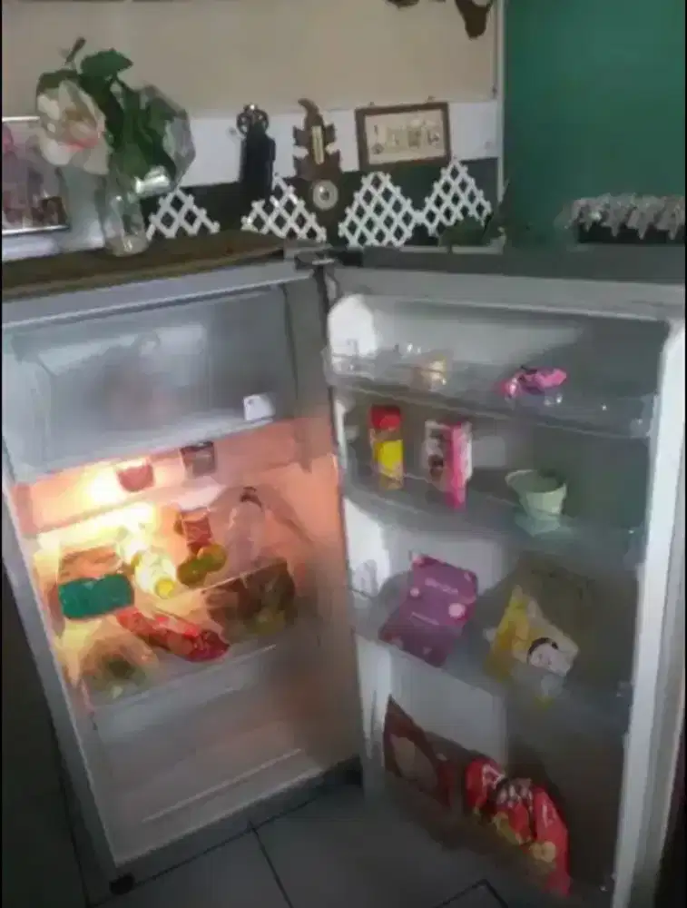 Kulkas 1 pntu normal sgt dngin 50 watt lengkap free ongkir llmove