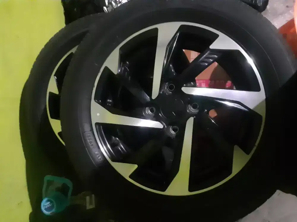 Ban mobil sigra copotan + Baut+ monitor