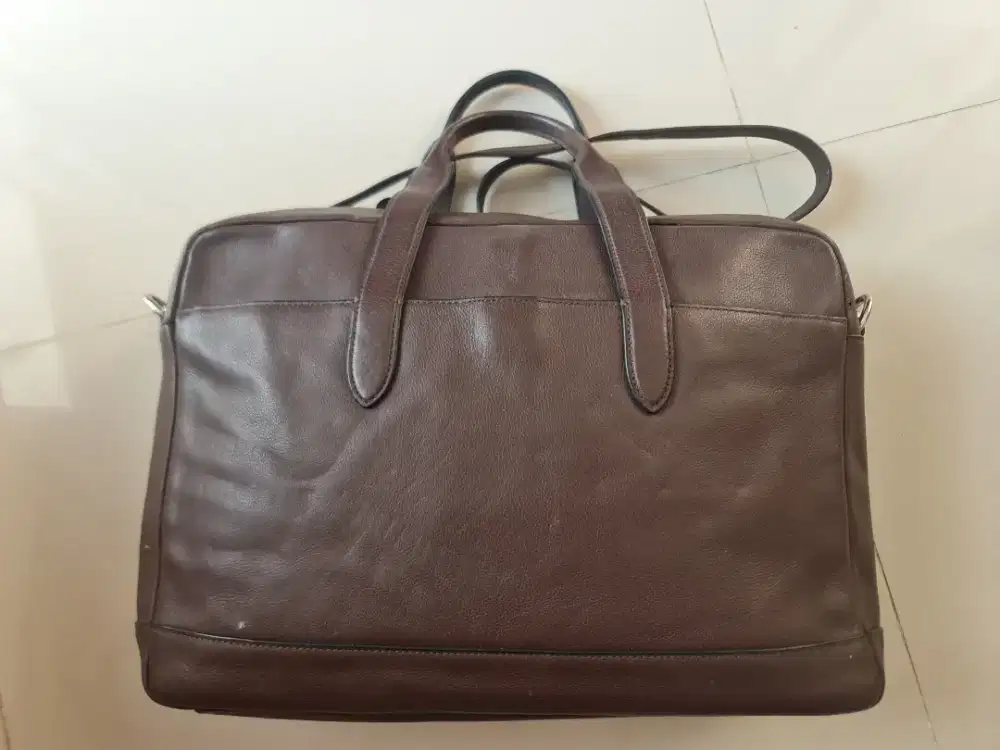 120. Tas Kerja Laptop Office Bag Pria Coach Brown
Bekas / Second