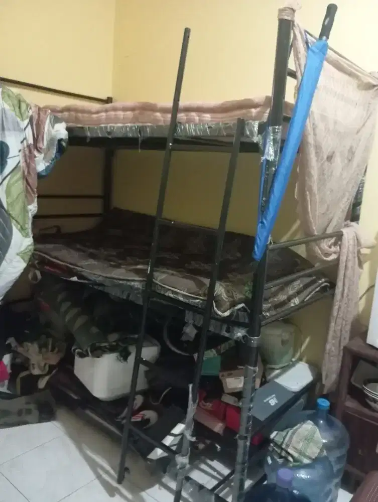 Di Jual Ranjang 3 Tingkat Besi