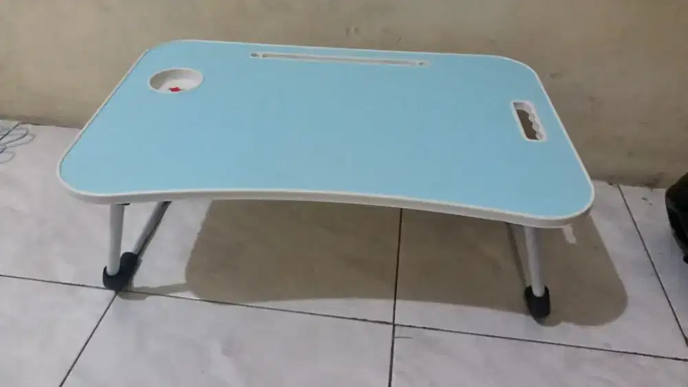 Meja belajar lipat bekas