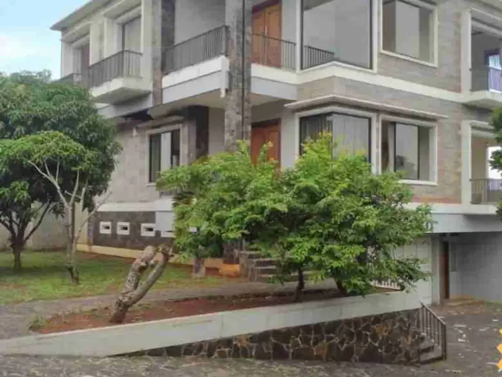 BU RUMAH MEGAH DENGAN KOLAM RENANG DI LRT HARJAMUKTI DEKAT TOL CIBUBUR