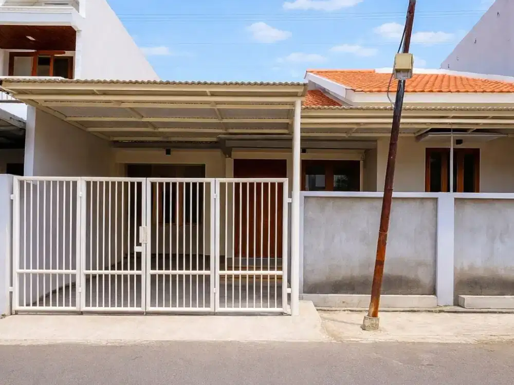 Rumah Manyar Tirtoyoso  Strategis • Siap Huni • Carport 2