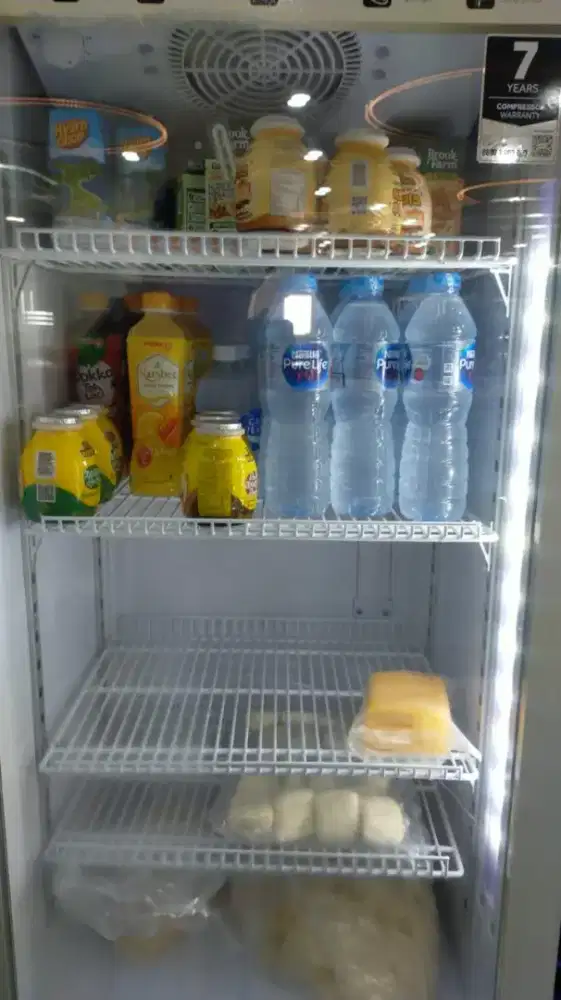 Dibutuhkan 1 karyawati untuk stand minuman