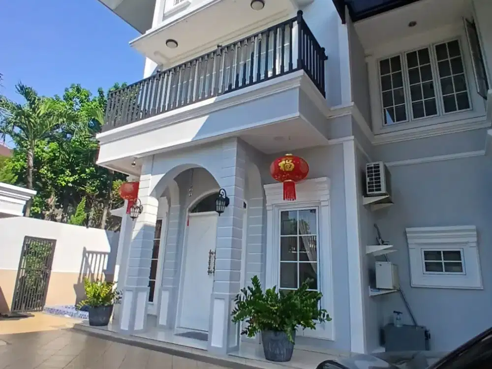 Rumah Mewah Posisi Hook Ada Kolam Renang Pribadi Lokasi Taman Grisenda PIK