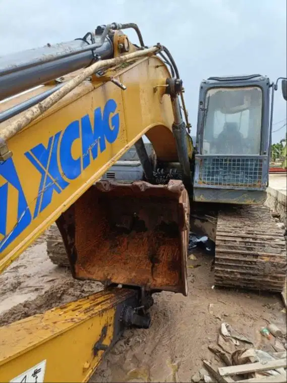 JUAL UNIT XCMG EXCAVATOR XE215C & BREAKER TAHUN 2022 - KONDISI AS IS