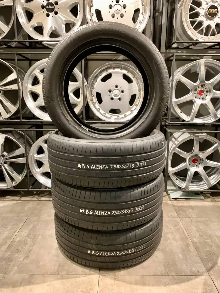 Ban Bridgestone Alenza 001 235/55/19 (4 Buah)