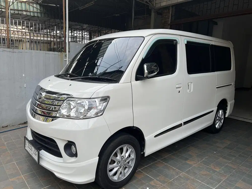 km 5 rb ) Daihatsu Luxio X at 2025 automatic
