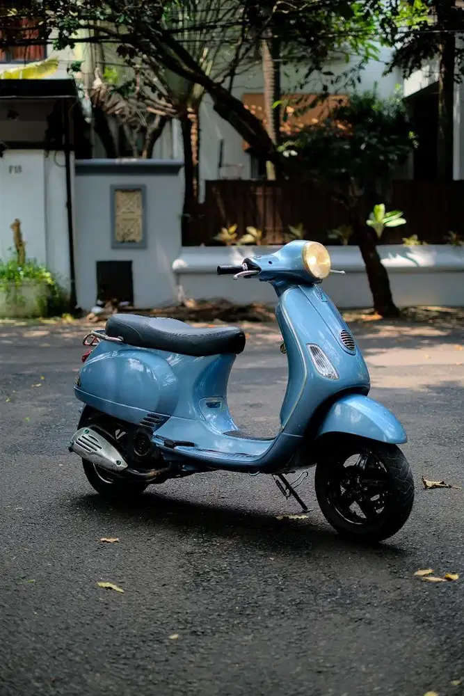 VESPA LX 150 3VIE TAHUN 2013