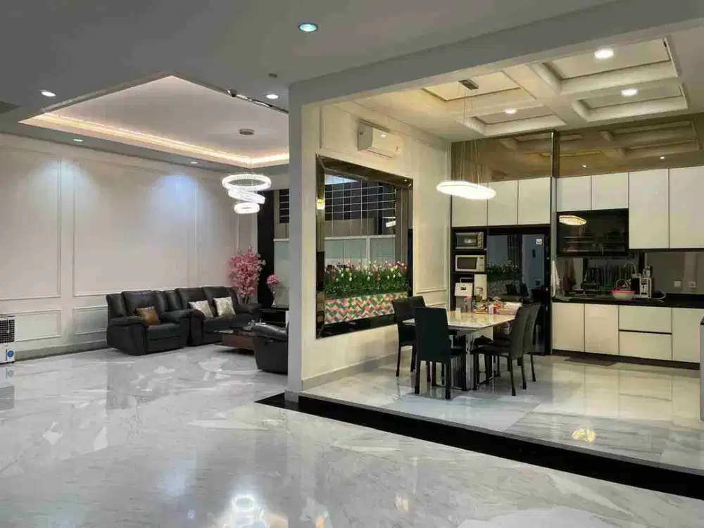Dijual Rumah Mewah Artha Gading Villa hadap Timur