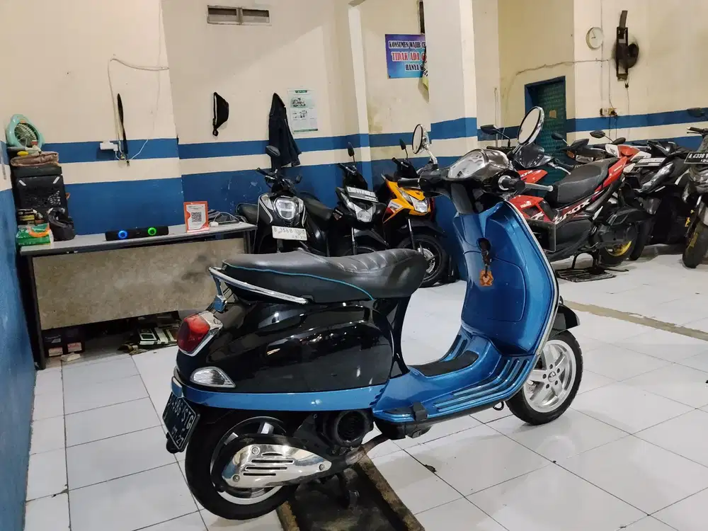 JUAL PIAGGIO LX INJECTION 150CC 2011 SUPER MULUS