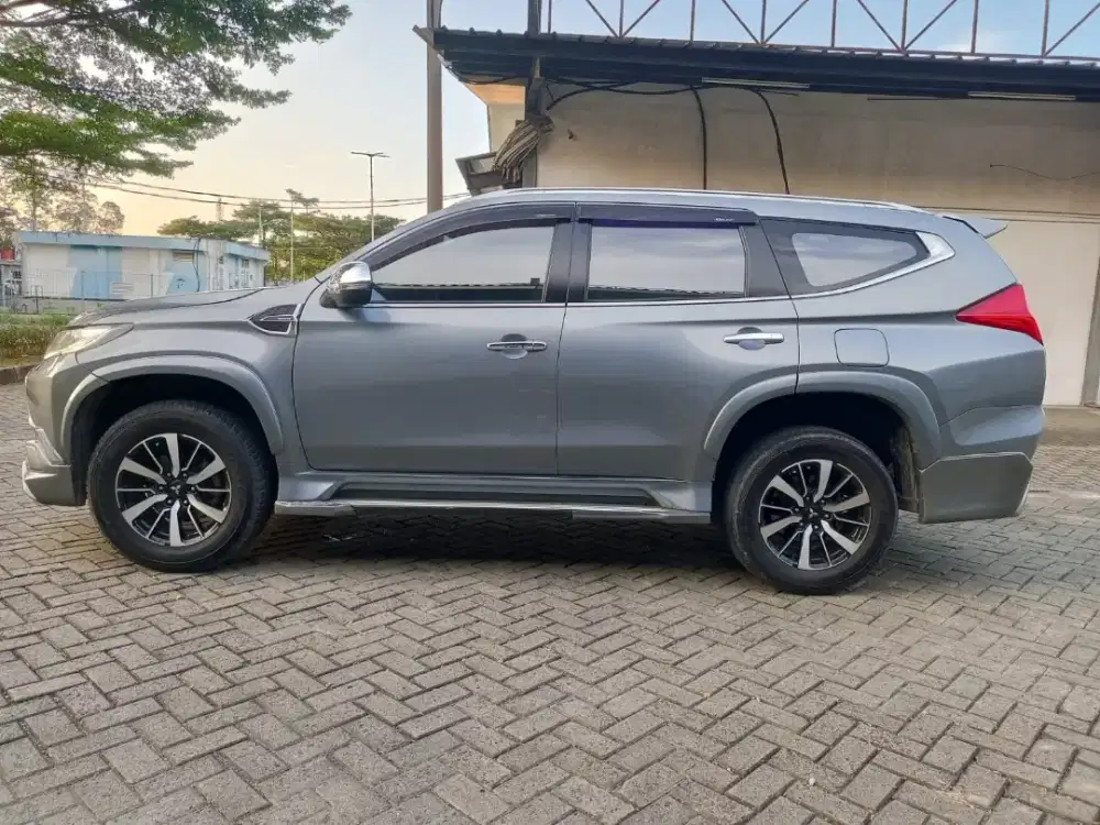 Mitsubishi Pakero Dakar 4x 2 Automatic 2016 Diesel Abu Metalik