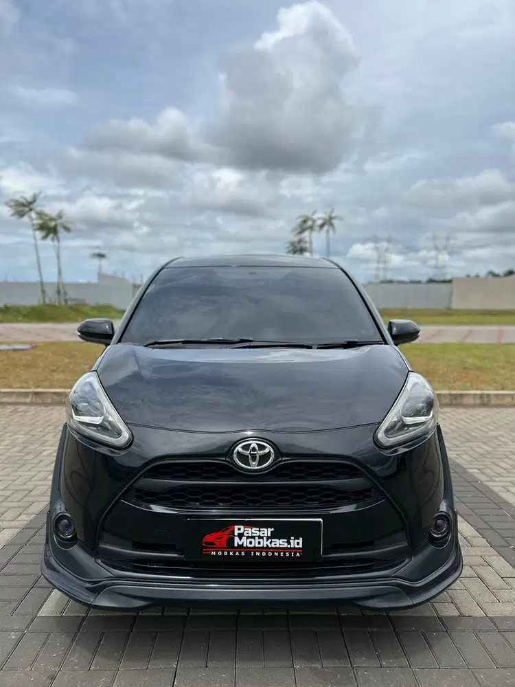 TOYOTA SIENTA 1.5 Q ( LOW DP )