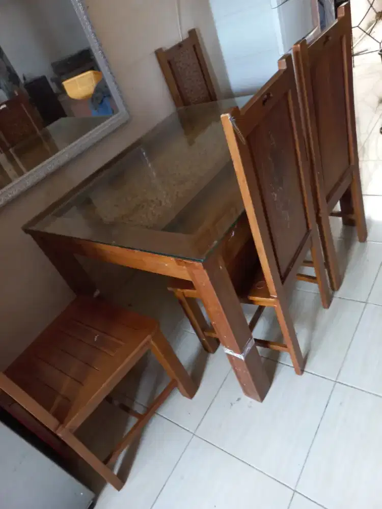 Dijual 1 set meja kursi buat majsn