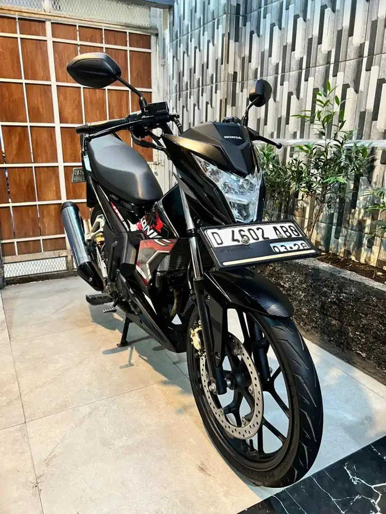 Honda sonic 2018 km 4000 like new