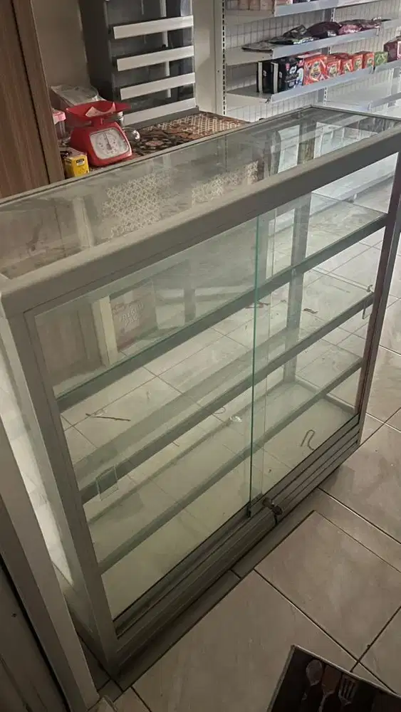 Jual lemari toko kaca alumunium