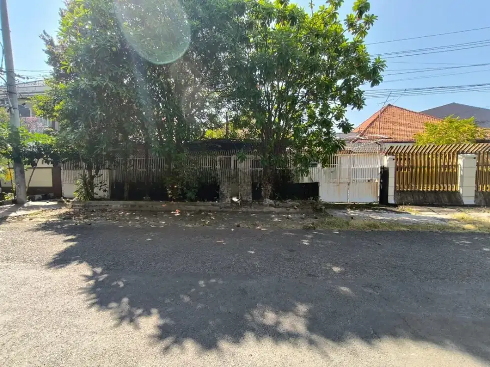 Rumah Jl. Kemuning - Surabaya Pusat* *Bisa di Pakai Usaha /Kantor*