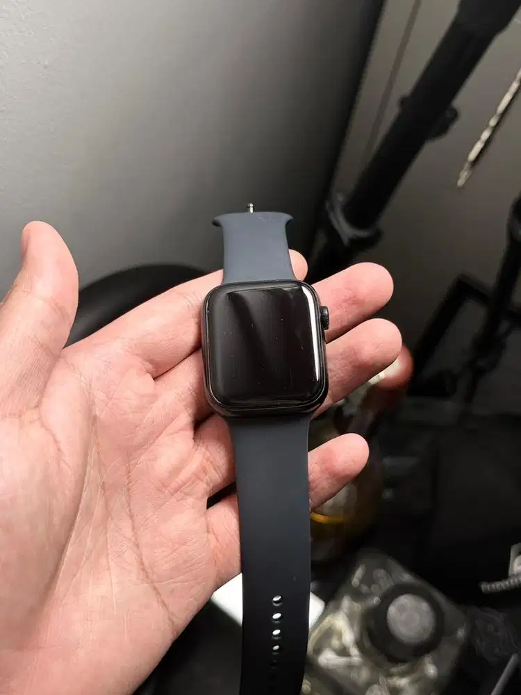For Sale : Apple Watch Se Gen 2 midnight, BH 100%