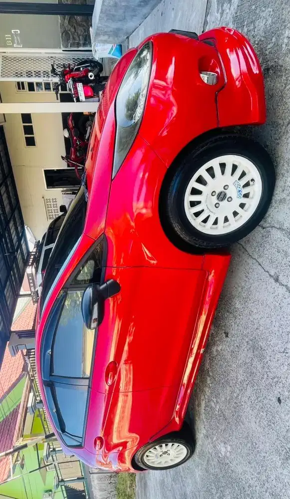 RED ford Fiesta 2011