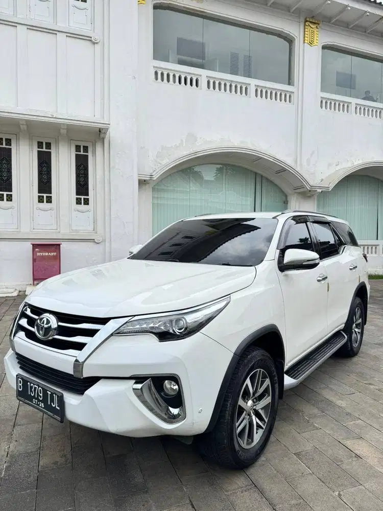 Toyota Fortuner 2.4 VRZ 4x2 AT 2016 Putih | Diesel | Terawat |