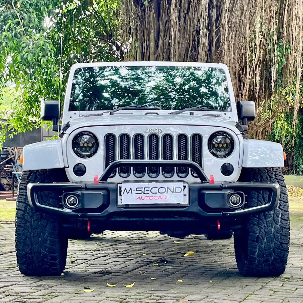 Jeep Wrangler Sahara 3.6 AT 2012