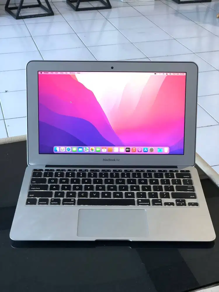 PROMO MACBOOK AIR 2 JUTAAN (2015) 11INCH DUAL CORE I5 4GB//28GB