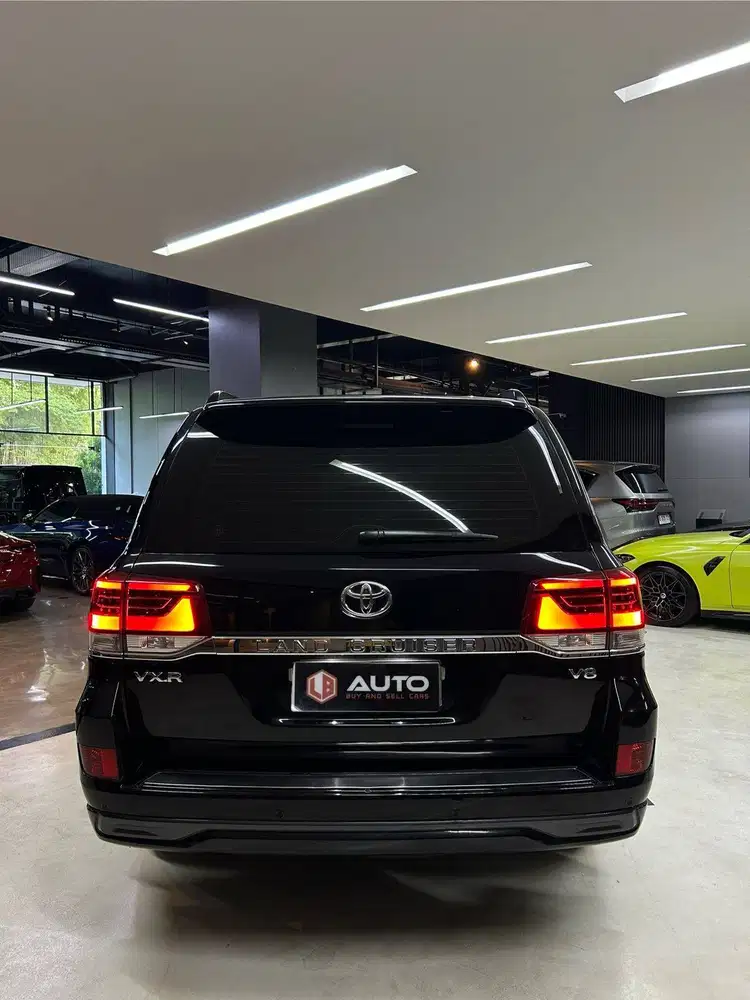 Toyota Land Cruiser VXR Full Spec 2017 Hitam LC LC200 Km56rb B2872WBF