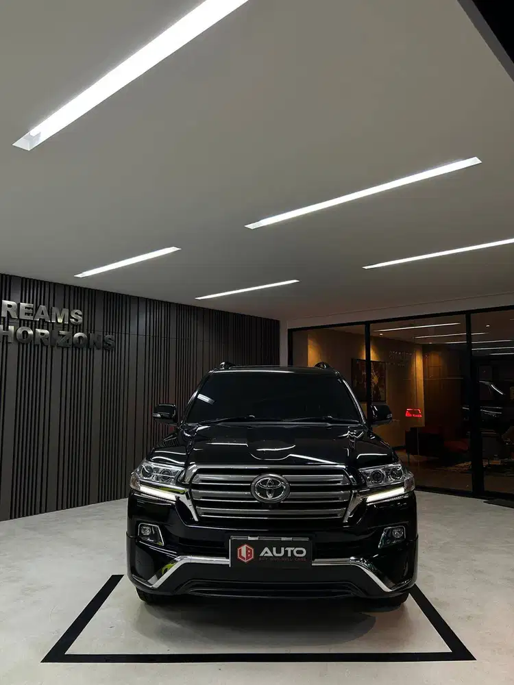 Toyota Land Cruiser VXR Full Spec 2017 Hitam LC LC200 Km56rb B2872WBF