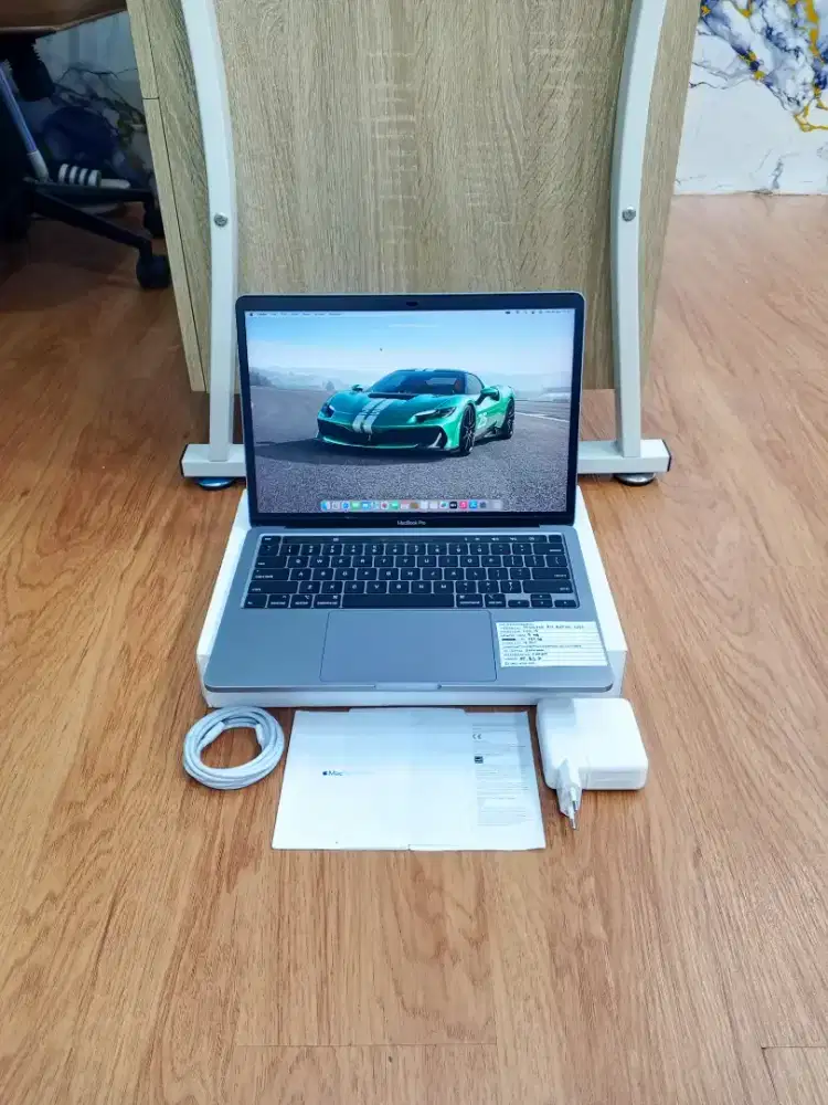MacBook Pro Retina 13 2020 Core i5 / 8 GB / 256 GB Touchbar