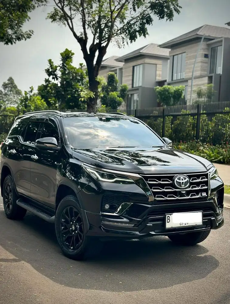 New Fortuner GR Sport 2.8 AT Black 2024