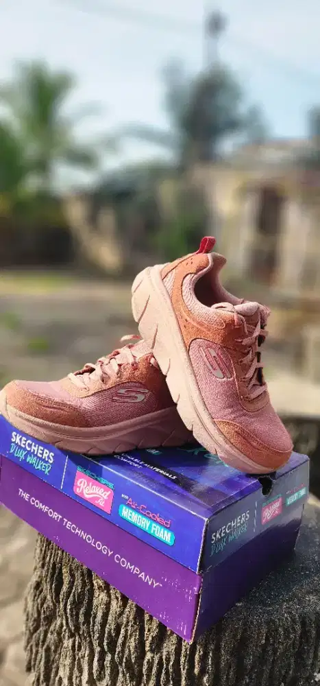 Skechers Dlux Walker