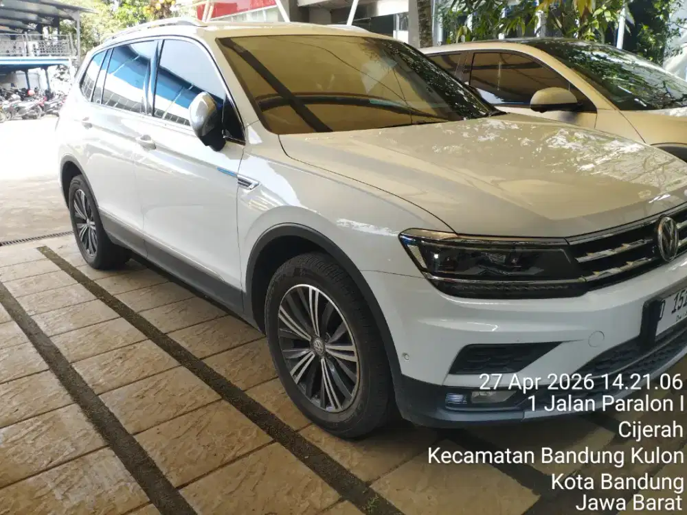 Mobil pemakai perempuan terawat dan masih 1 tangan dari baru