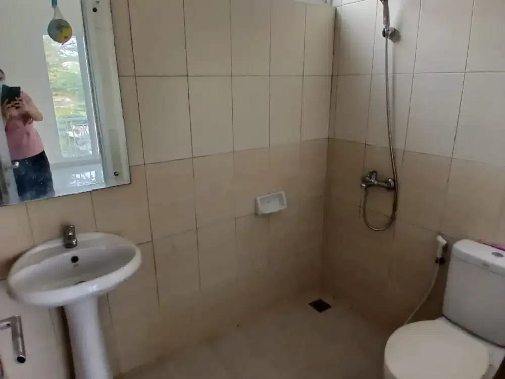 Disewakan Rumah Cluster South Thames Rapi dan terawat di cakung