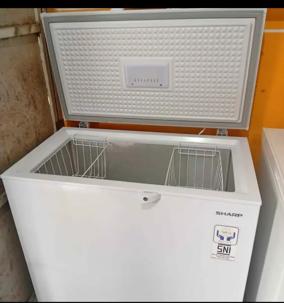 Freezer Sharp frv 200