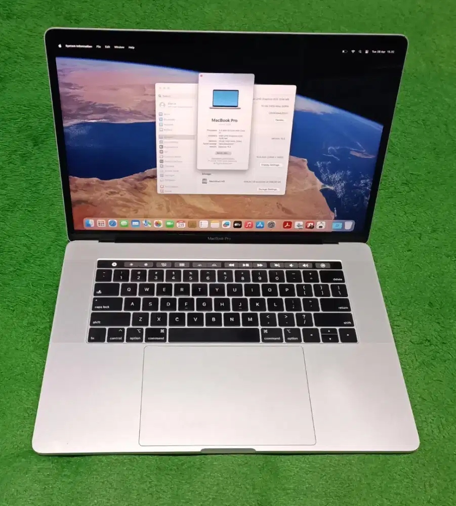 Apple MacBook Pro 2018 15inch i7 16/512 Silver Touchbar Dual VGA Murah