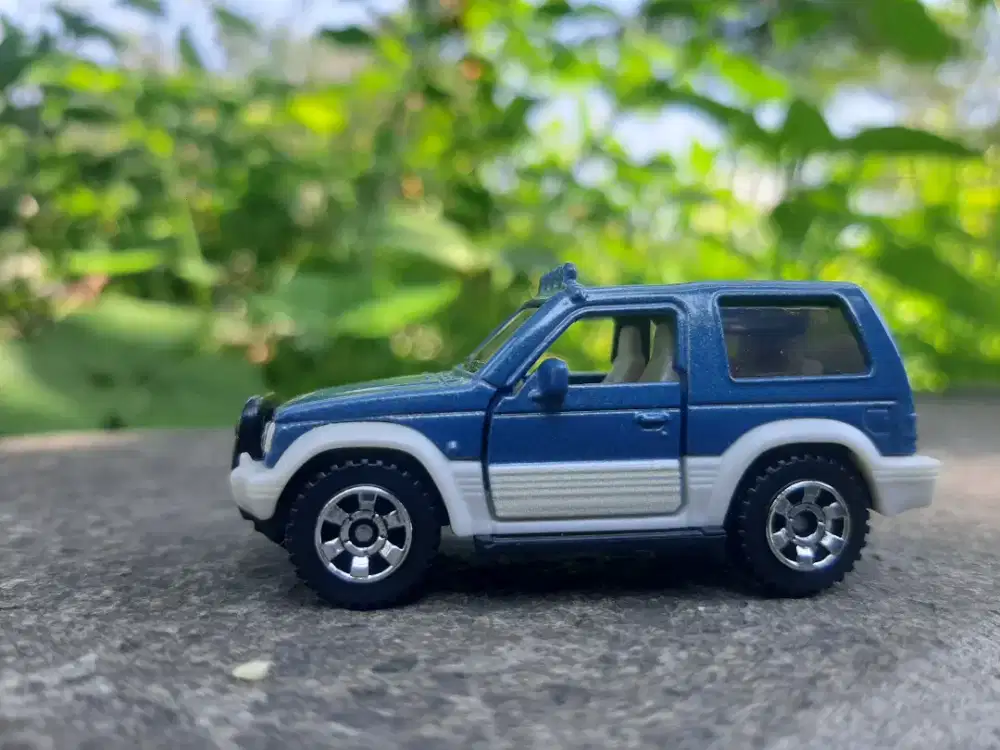 Diecast mitsubishi pajero classic 1991