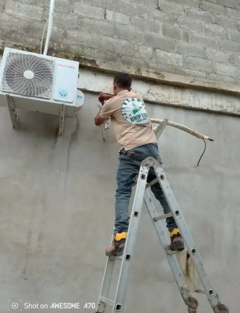 Terima service AC, cuci AC, isi freon AC, bongkar pasang AC, dll