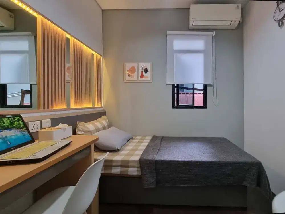 Kamar Kost +Parkir Mobil, KM dalam, AC Waterheater Full Interior @ Slipi & Kemanggisan