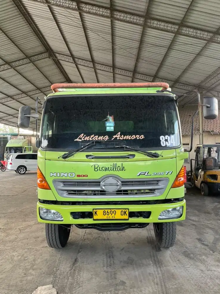 Hino Lohan Tronton FL235JW 2011