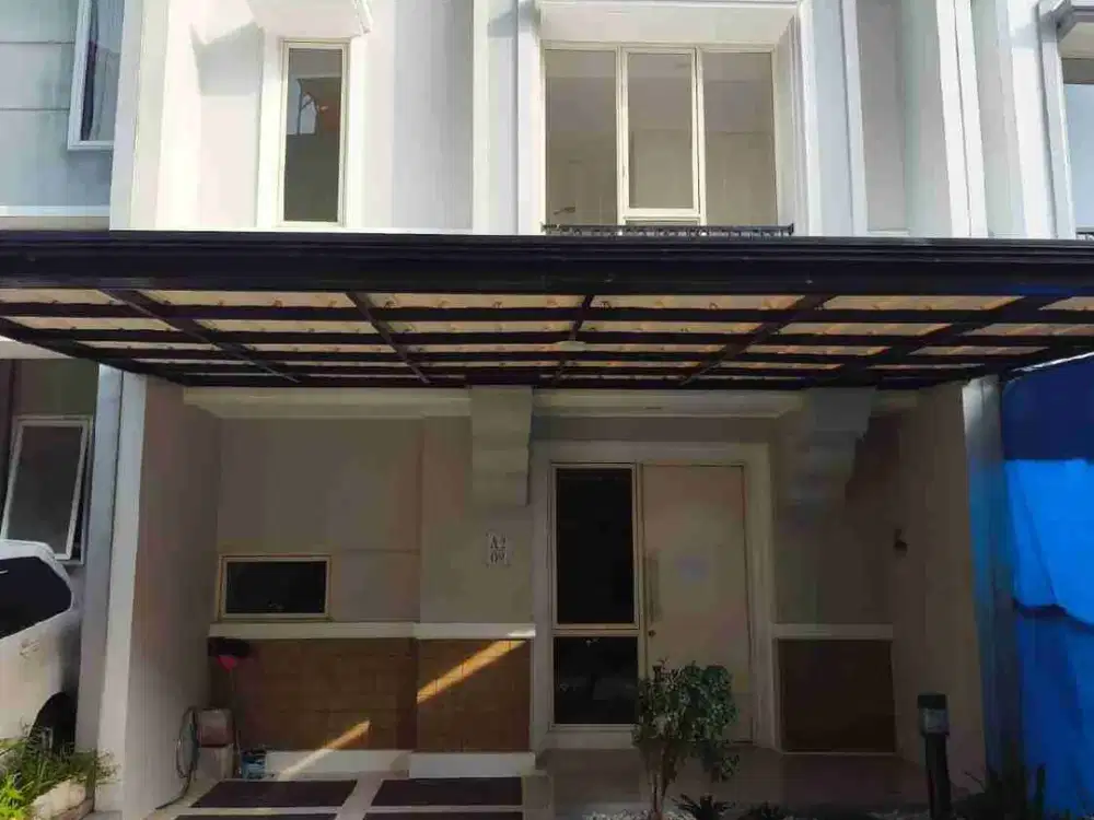 RUMAH SIAP HUNI 2 LANTAI SEVILLA PARK DIJUAL