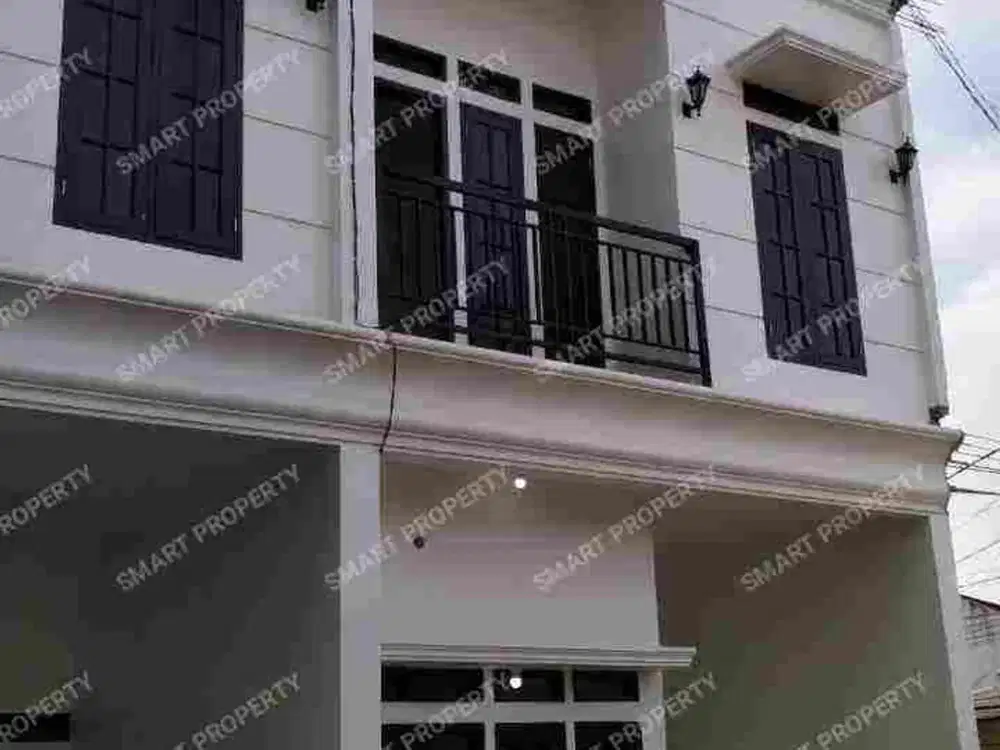 DI JUAL RUMAH BARU 3 LANTAI ADA ROOTOOF DLM CLUSTER AKSES MOBIL DI CONDET JAKTIM