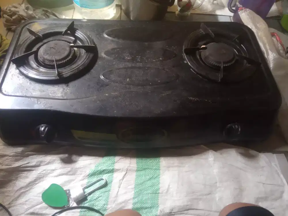 Kompor gas 2 tungku merk quantum